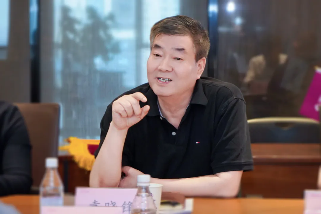 三八婦樂袁曉峰：學(xué)習(xí)黨的二十屆三中全會精神，堅定企業(yè)發(fā)展信心